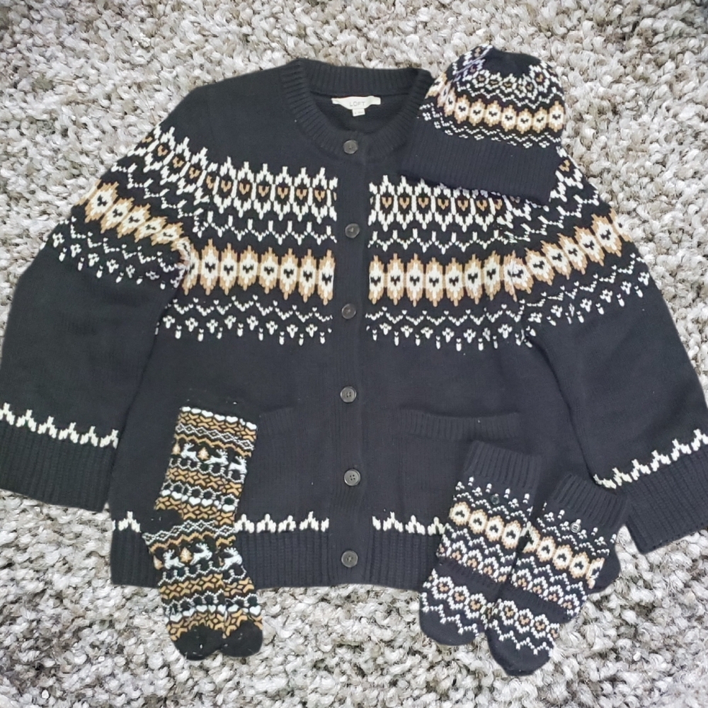 Black and White Knit Cardigan with Matching Accessories